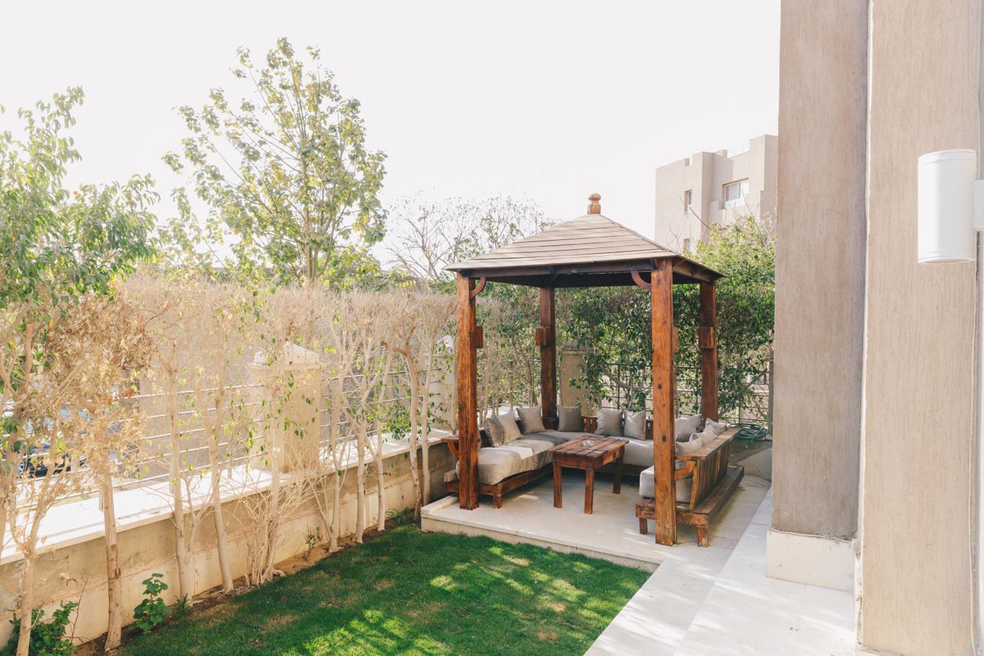 The Suites Near Auc By Elegant Cairo Exterior photo