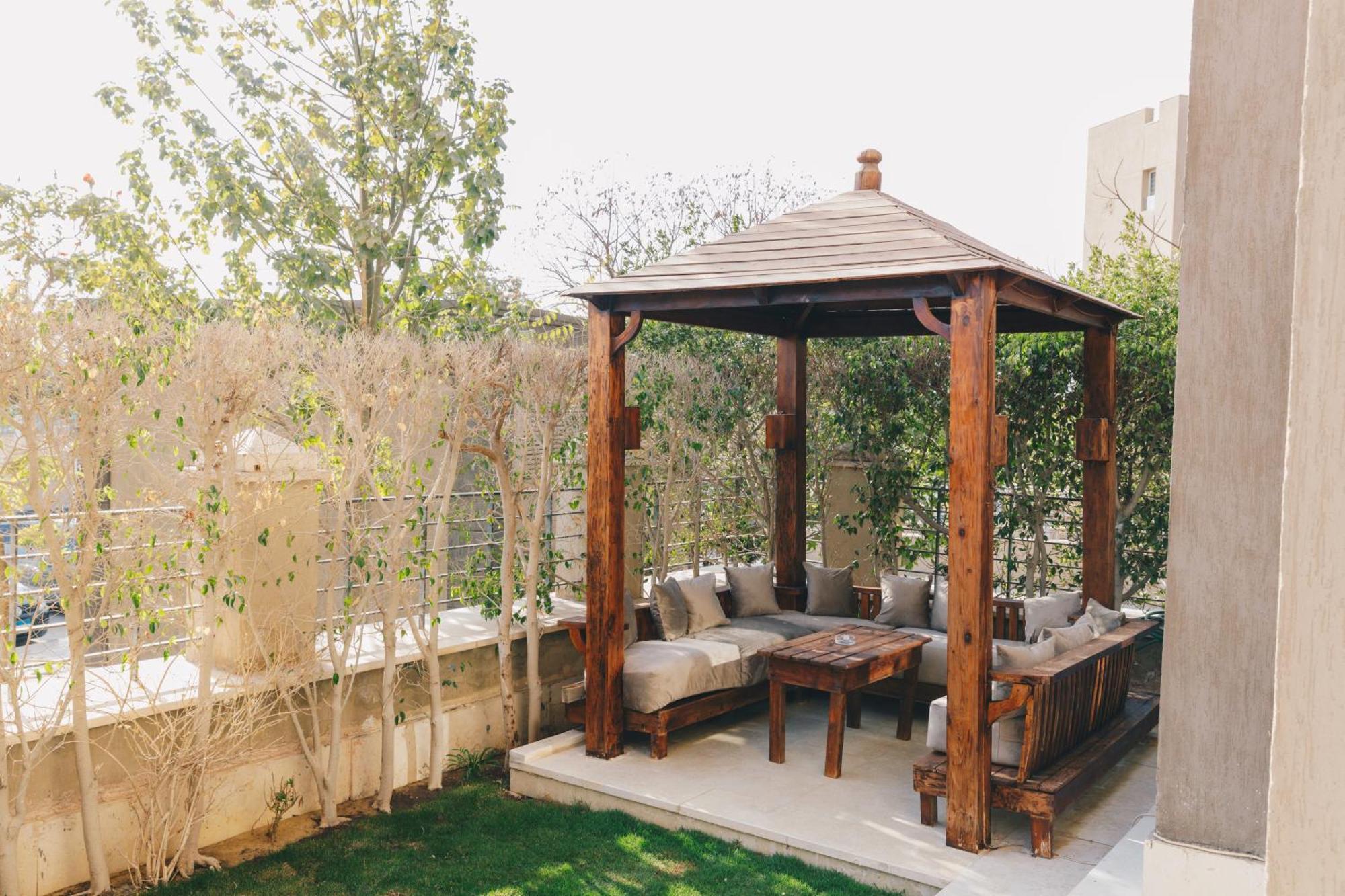The Suites Near Auc By Elegant Cairo Exterior photo