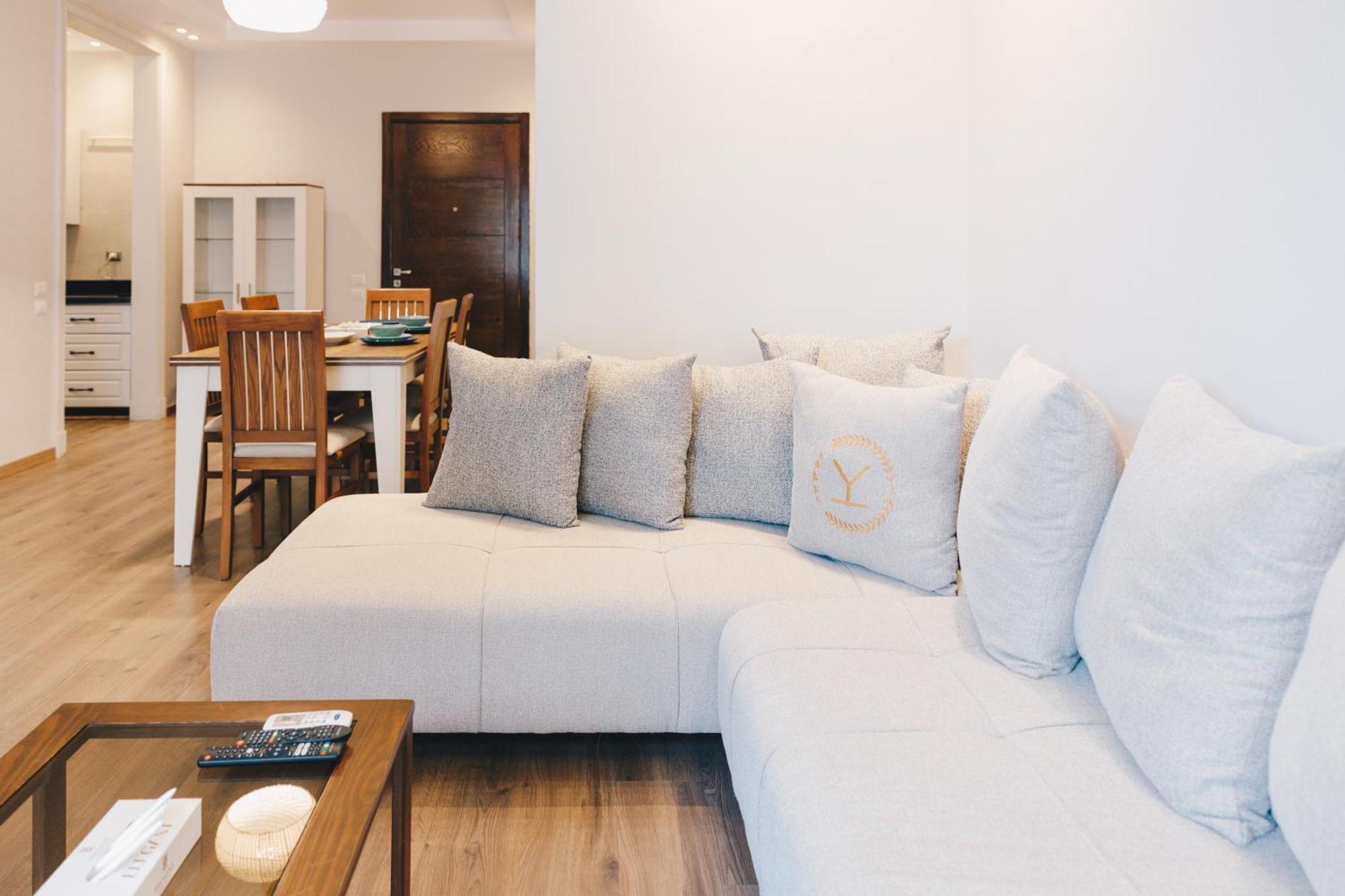 The Suites Near Auc By Elegant Cairo Exterior photo