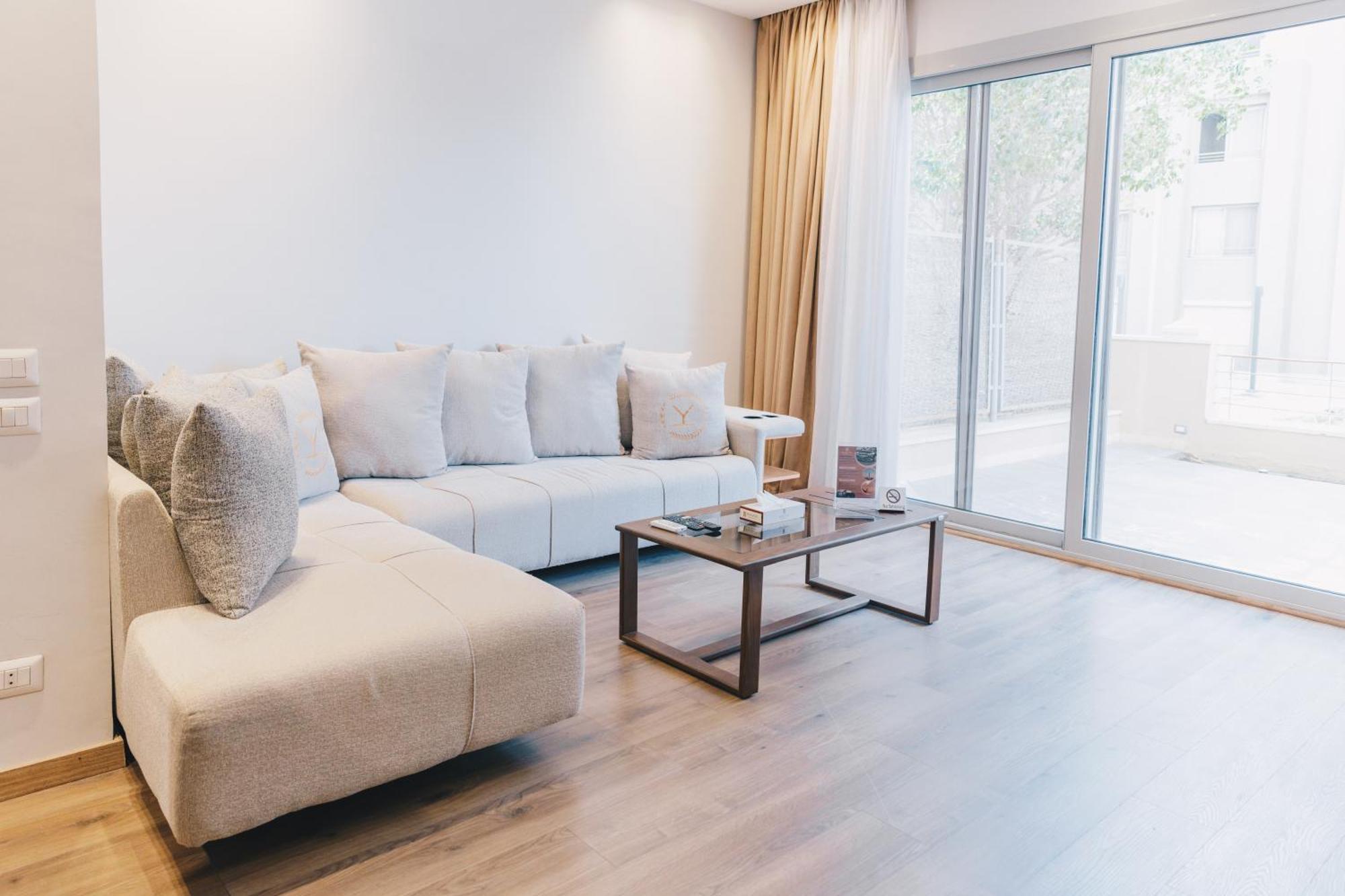 The Suites Near Auc By Elegant Cairo Exterior photo